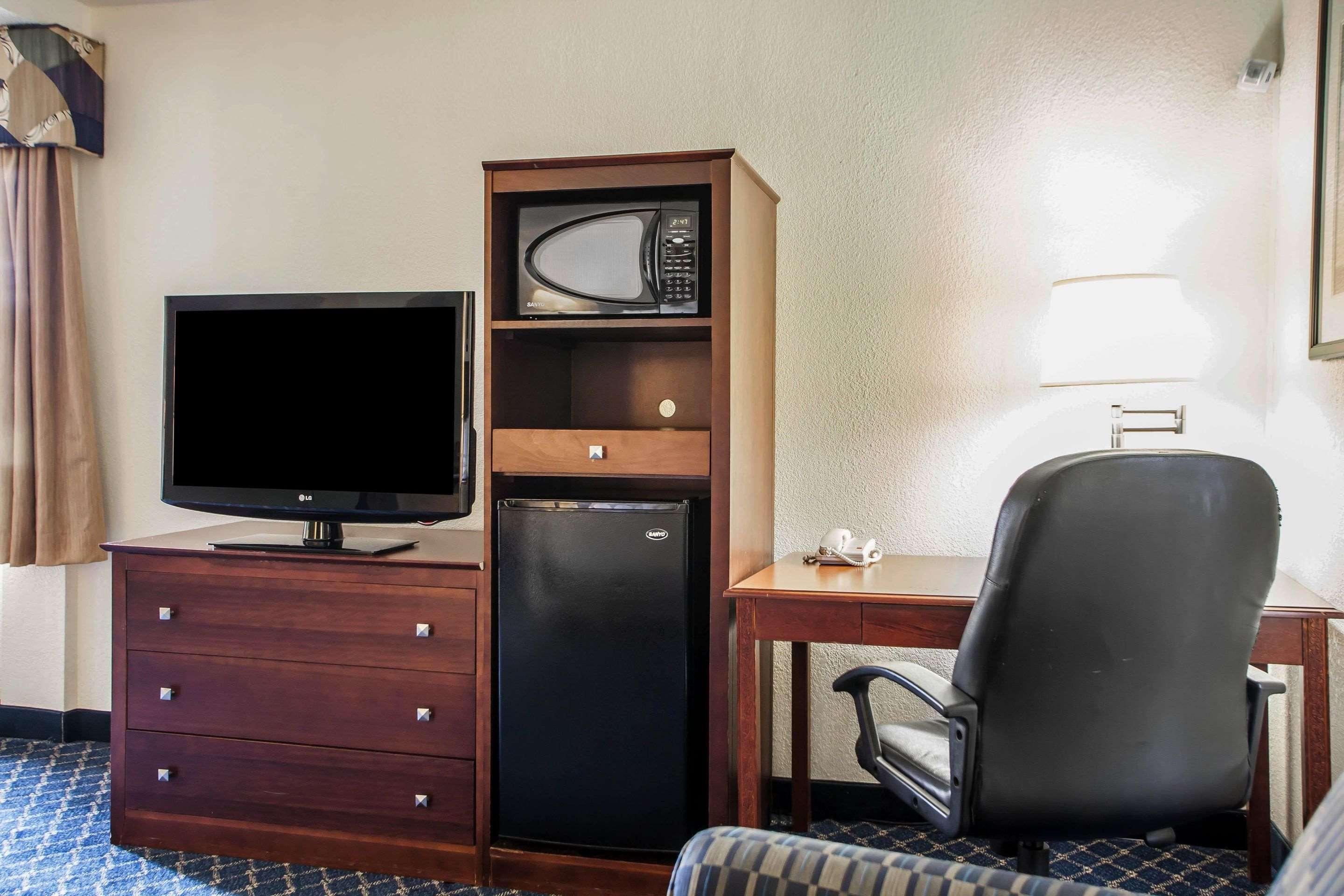 Comfort Inn Feasterville - Тревоус Екстериор снимка