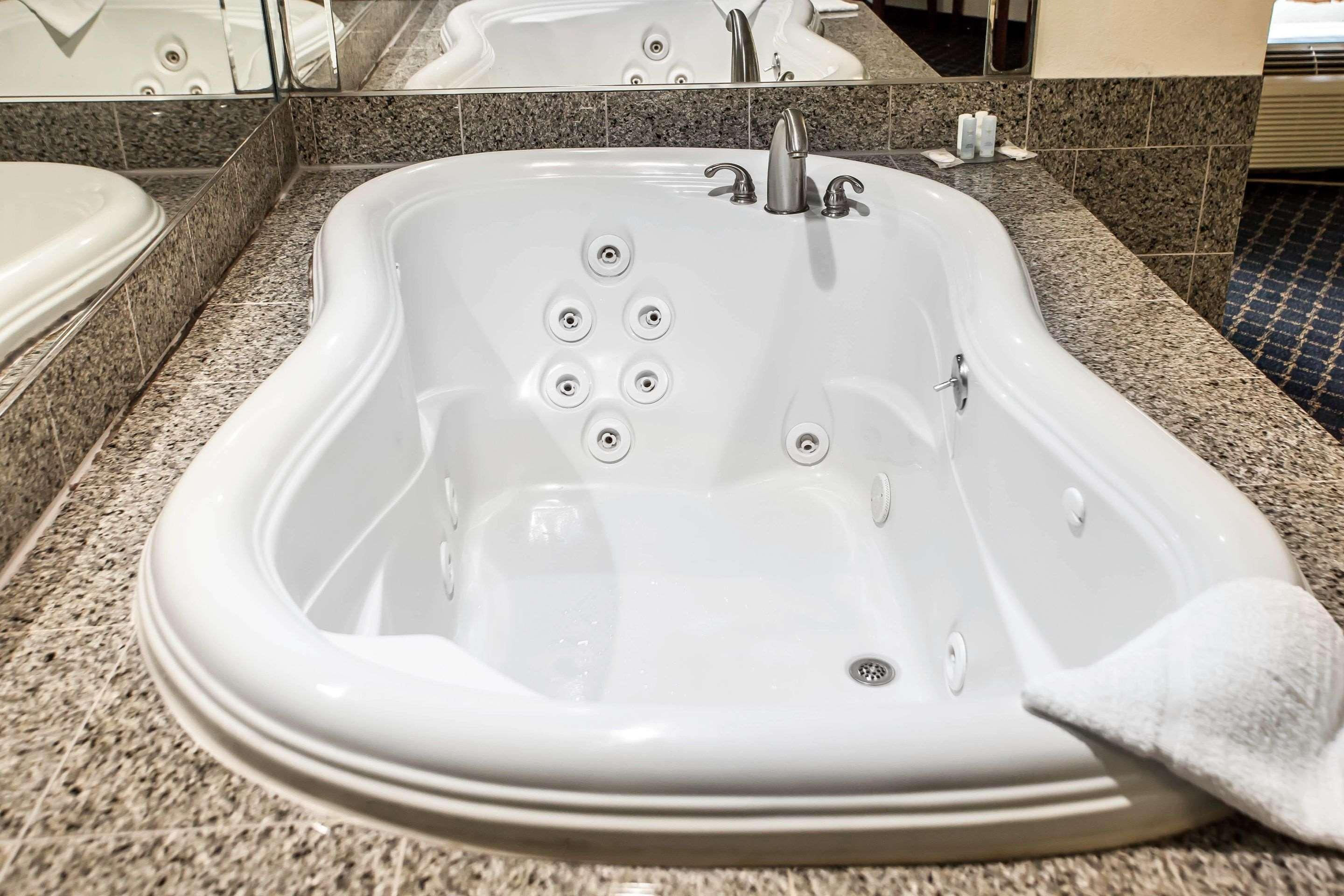 Comfort Inn Feasterville - Тревоус Екстериор снимка