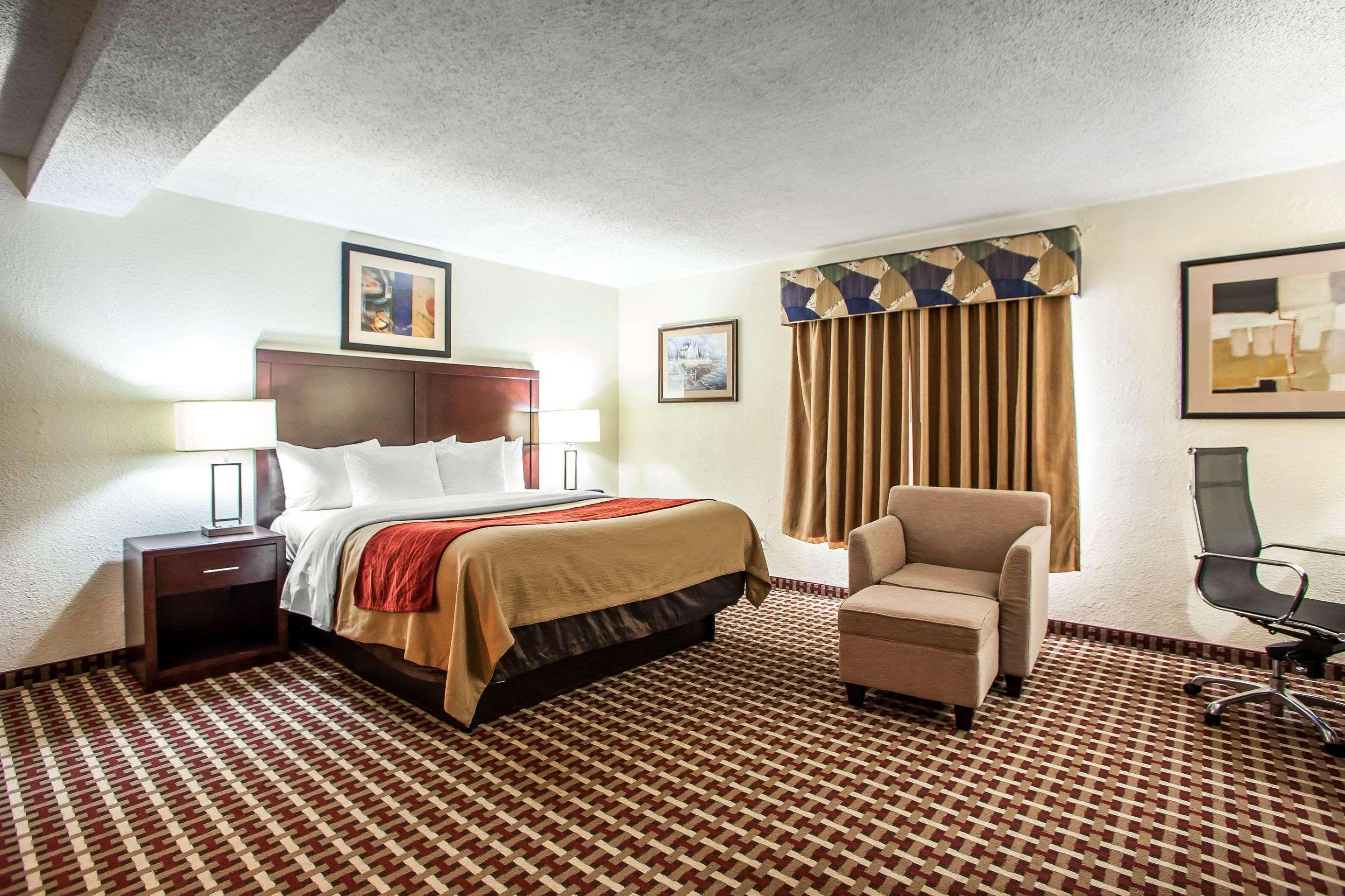 Comfort Inn Feasterville - Тревоус Екстериор снимка