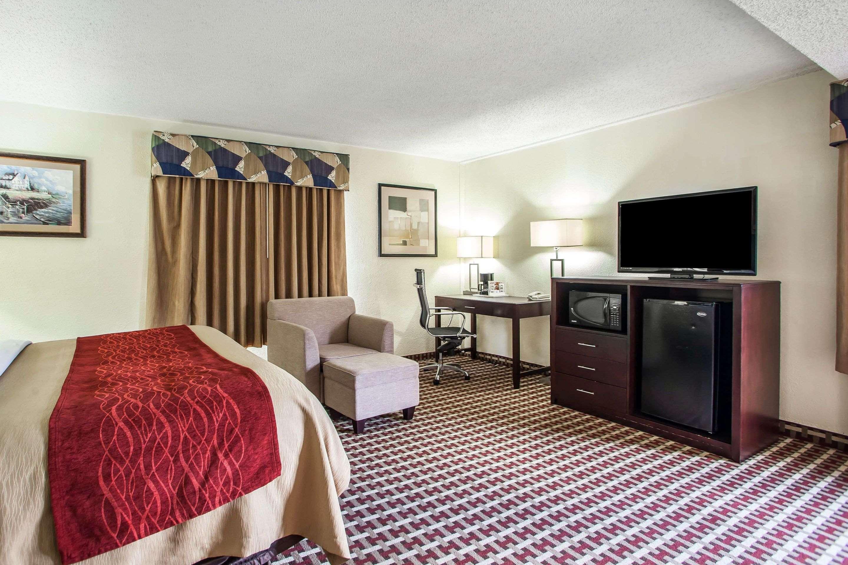 Comfort Inn Feasterville - Тревоус Екстериор снимка