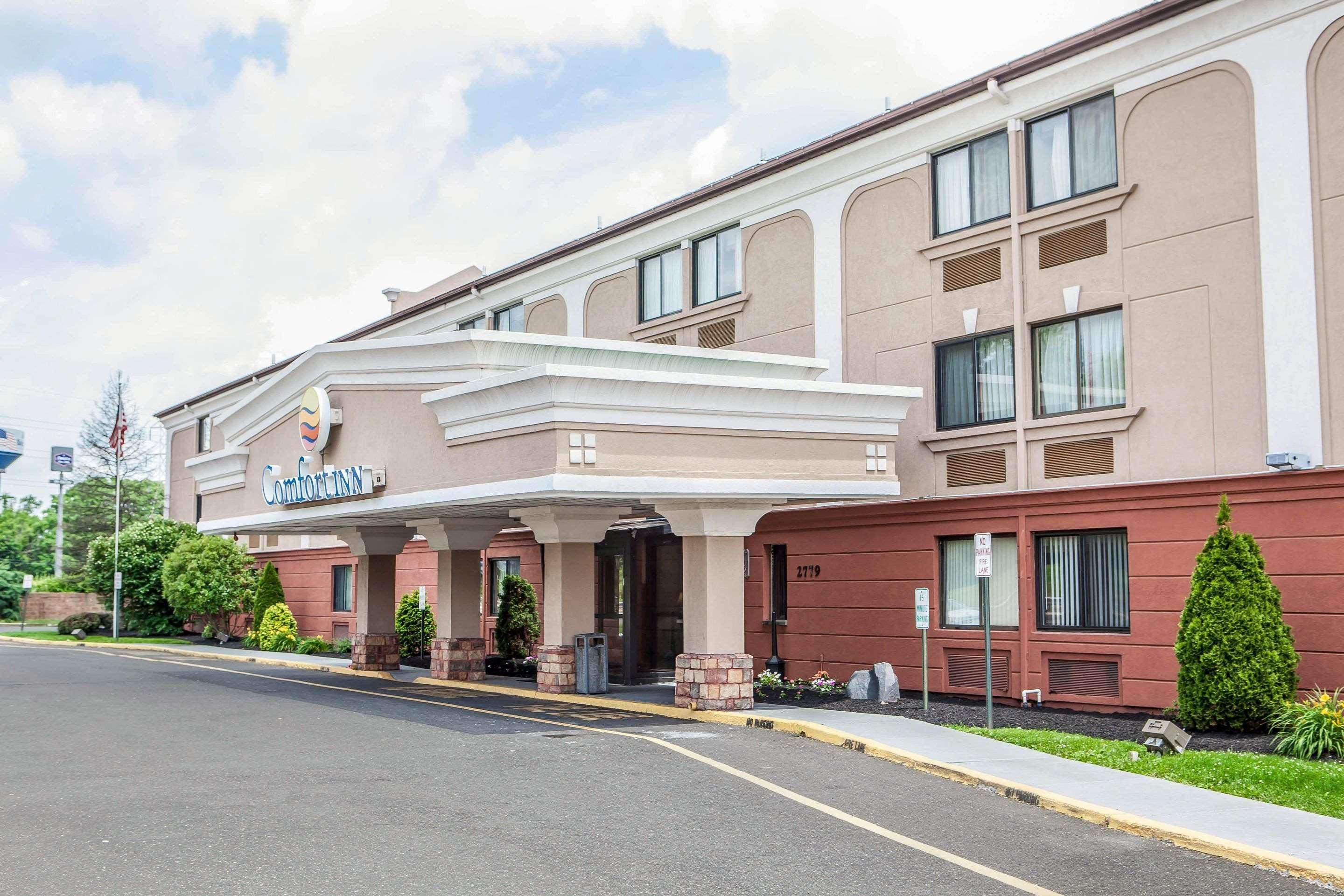 Comfort Inn Feasterville - Тревоус Екстериор снимка