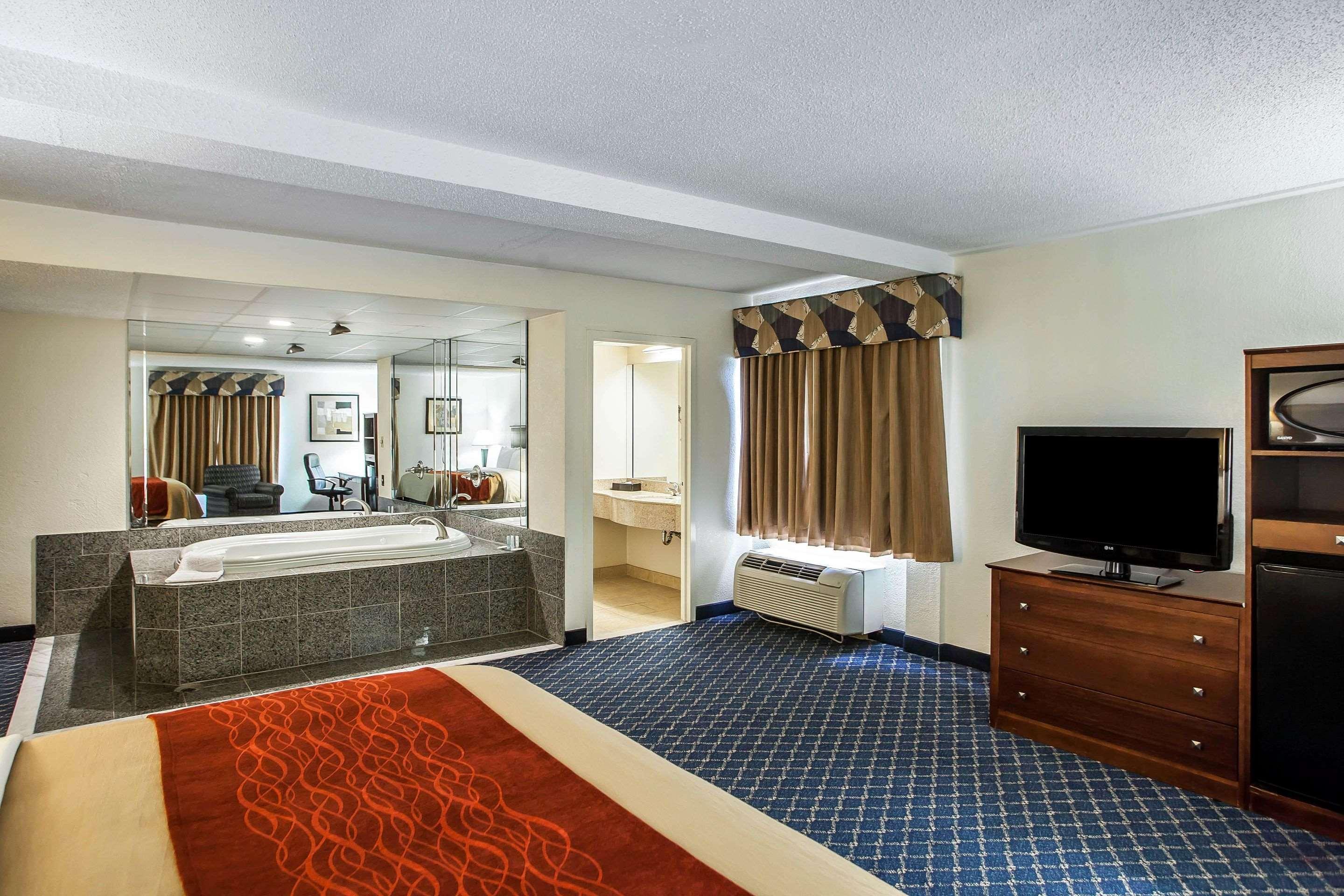 Comfort Inn Feasterville - Тревоус Екстериор снимка
