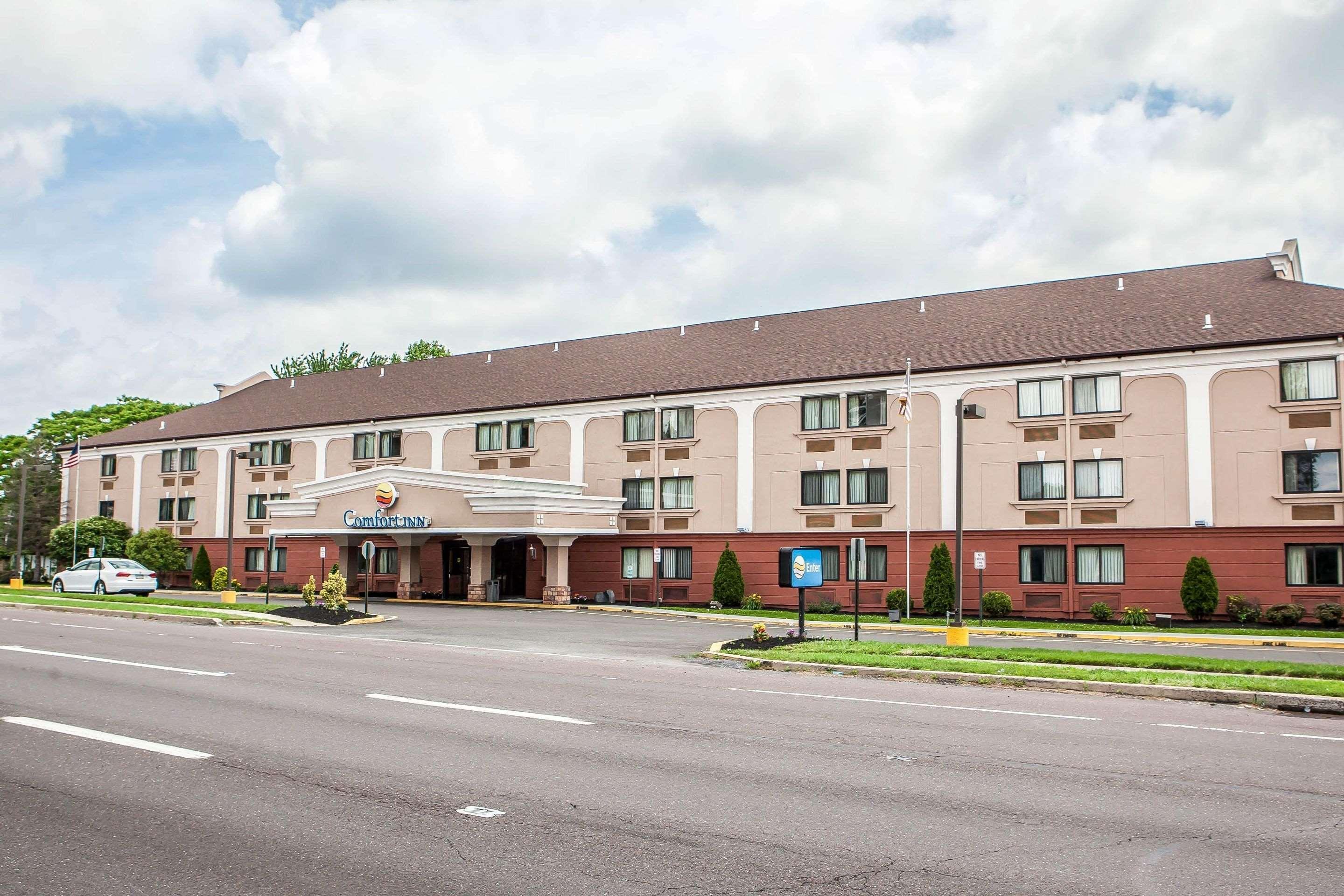 Comfort Inn Feasterville - Тревоус Екстериор снимка
